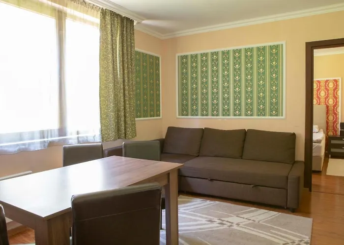 In Complex Grand Manastira *